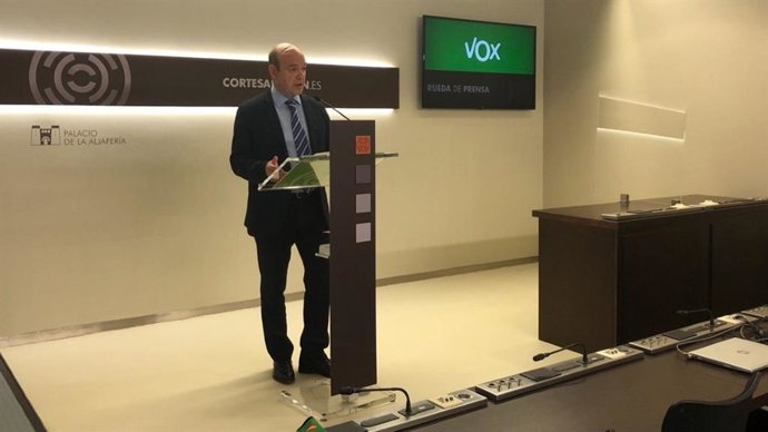 El portavoz de VOX en las Cortes de Aragón, Santiago Morón.