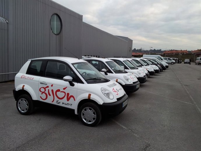 Archivo - Flota De Coches Eléctricos (Archivo)