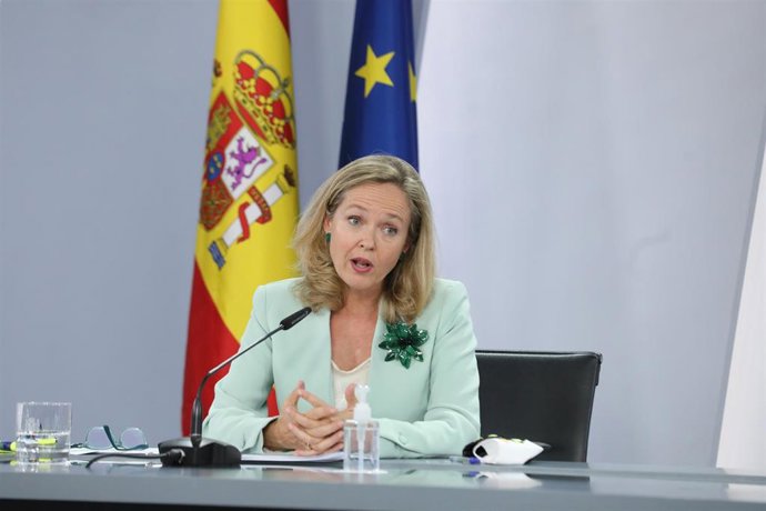 La vicepresidenta primera y ministra de Asuntos Económicos y Transformación Digital, Nadia Calviño, interviene en una rueda de prensa posterior a la reunión del Consejo de Ministros, a 21 de septiembre de 2021, en Madrid, (España). Durante la comparecen