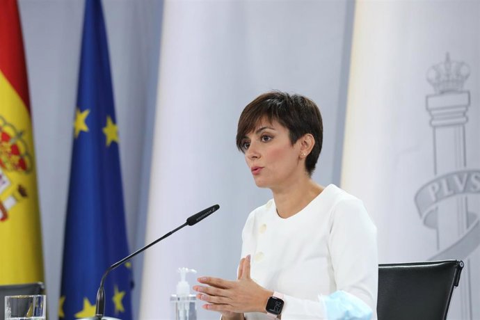 La ministra Portavoz, Isabel Rodríguez, interviene en una rueda de prensa posterior a la reunión del Consejo de Ministros, a 21 de septiembre de 2021, en Madrid, (España). Durante la comparecencia han informado de las medidas acordadas en el Consejo de 