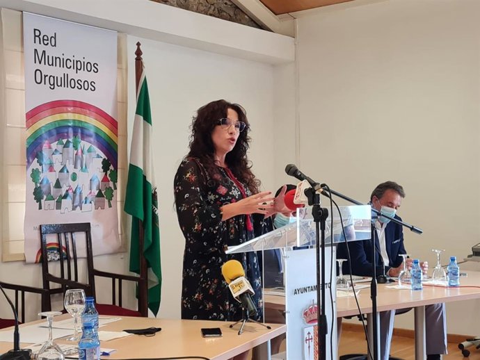 La consejera de Igualdad, Políticas Sociales y Conciliación, Rocío Ruiz, participa en el II Encuentro de la Red de Municipios Orgullosos, en El Rubio (Sevilla).