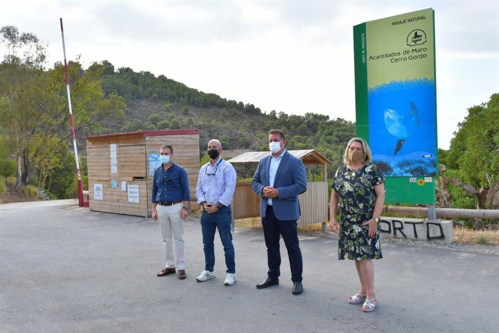 Visita de la Junta y el Ayuntamiento de Almuñécar a Cantarriján