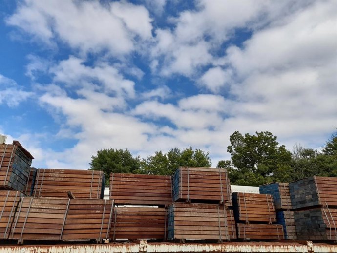 Madera para el Cable Inglés de Almería llegada a la sede de Maderas San Martín, en Ourense.