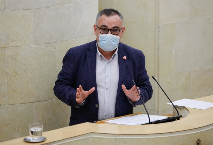 Archivo - El senador autonómico y diputado regional del PRC, José Miguel Fernández Viadero.