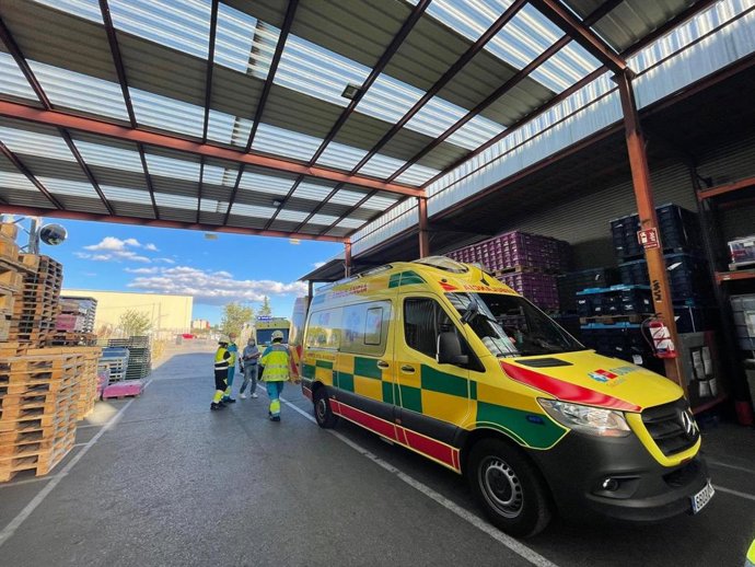 Herido grave un trabajador al caerle encima un palé en Fuenlabrada