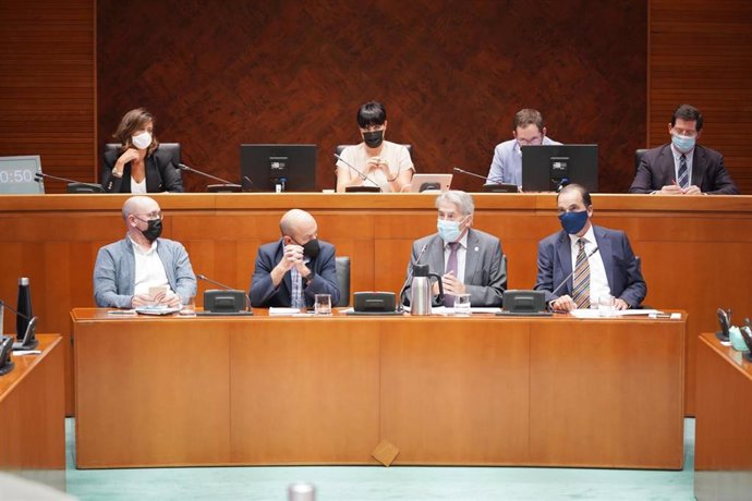 Los agentes sociales han comparecido en la Comisión de Economía del Parlamento.