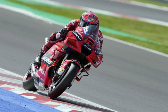 Francesco Bagnaia rodando en el circuito Marco Simoncelli en el Gran Premio de San Marino