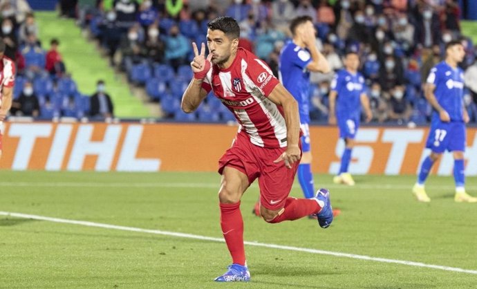 Luis Suárez celebra el tanto del empate ante el Getafe en el Coliseum Alfonso Pérez