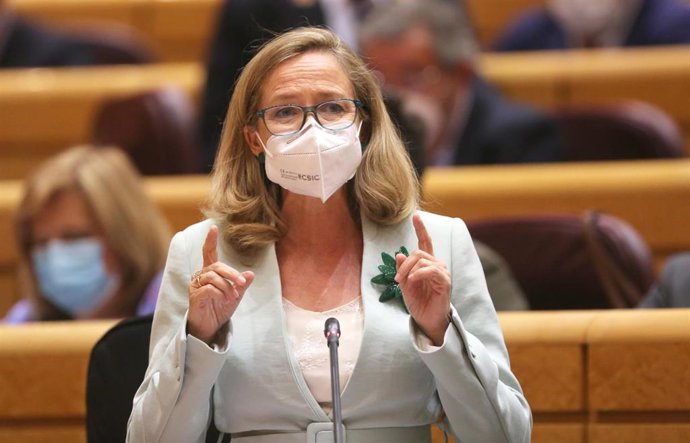 La vicepresidenta primera y ministra de Asuntos Económicos y Transformación Digital, Nadia Calviño, interviene durante una sesión de Control al Gobierno en el Senado, a 21 de septiembre de 2021, en Madrid (España). 