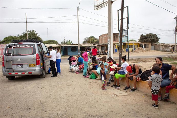 Archivo - Migrantes venezolanos en Perú