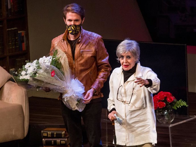 Concha Velasco se ha despedido en el Teatro Bretón con "La habitación de María"