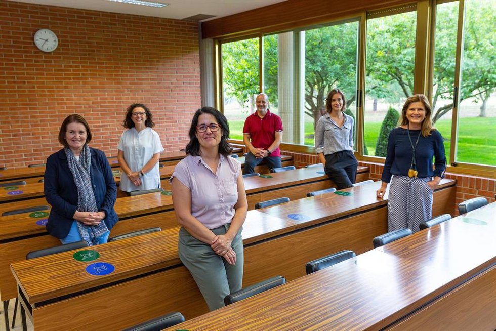 De izquierda a derecha, algunos de los investigadores del proyecto: Purificación González, Dolores López, Aurora Monge, Alberto Arriazu, Ainhoa Arriazu y Ana Sáchez-Ostiz.