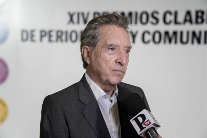 El periodista Iñaki Gabilondo durante el acto de entrega de los XIV Premios de Periodismo y Comunicación del Club Abierto de Editores (CLABE), en CaixaForum, a 14 de septiembre de 2021, en Madrid (España).