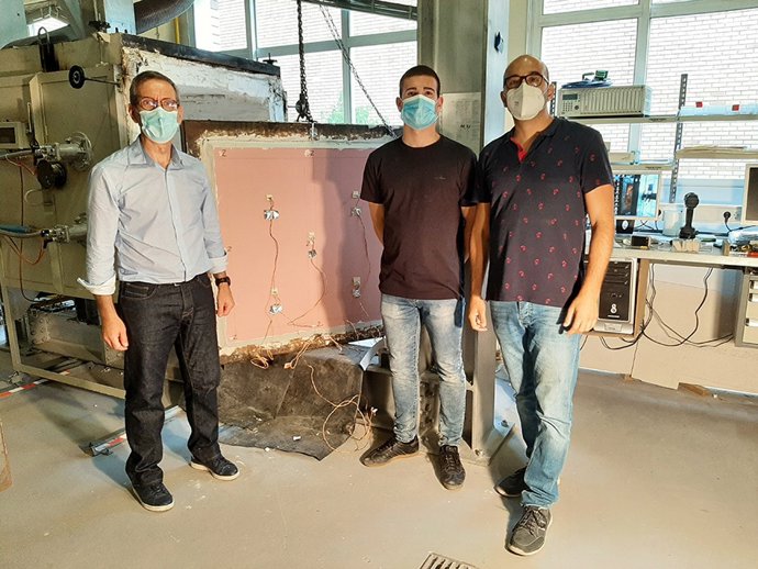 La Universidad Católica de Ávila (UCAV) desarrolla un proyecto para evaluar la resistencia al fuego de las estructuras de madera ligera por una estancia internacional en Portugal.