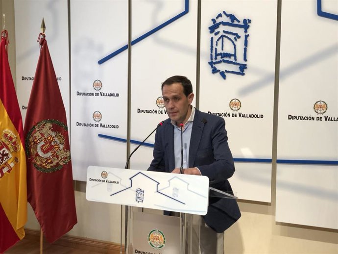 Archivo - El presidente de la Diputación de Valladolid, Conrado Íscar.