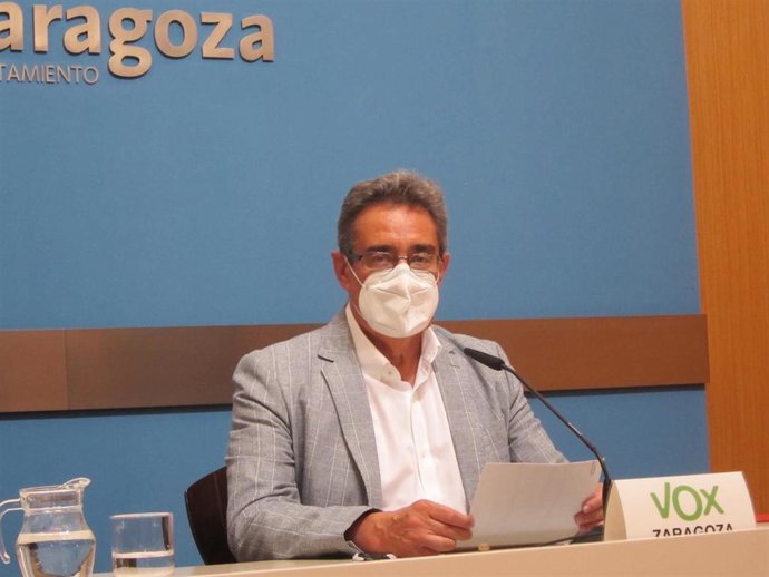 El portavoz del grupo municipal de VOX, Julio Calvo