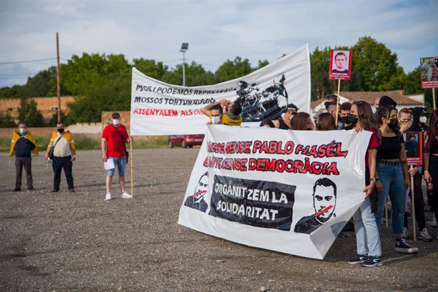 Archivo - Manifestación de apoyo al rapero Pablo Hasel que lleva tres meses en prisión, a 15 de mayo de 2021, en Lleida, Cataluña, (España). La protesta, convocada por  Plataforma Llibertat bajo el lema '3 meses sin pablo Hasel', ha sido convocada por col