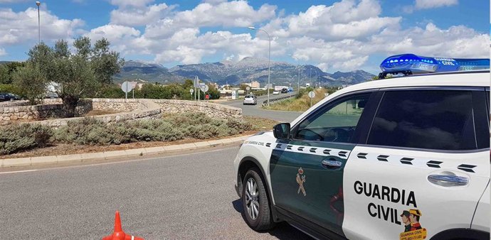Archivo - Coche de la Guardia Civil en Mallorca.