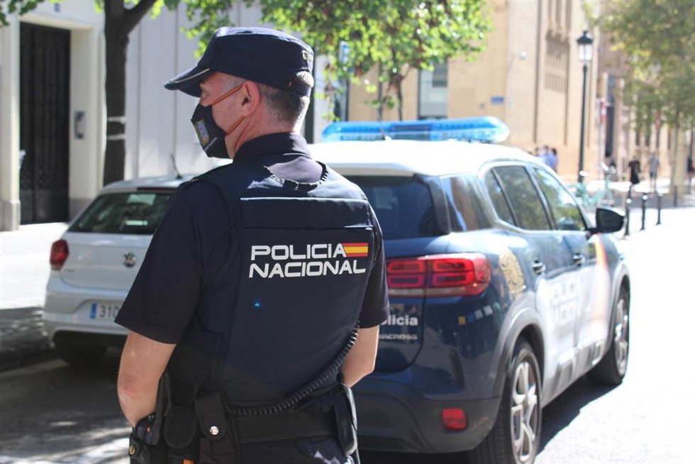 Imagen de un policía nacional