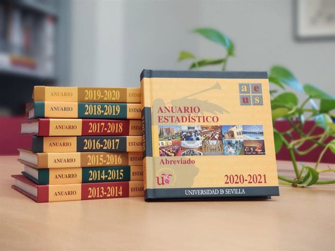 Anuario estadístico de la Universidad hispalense.