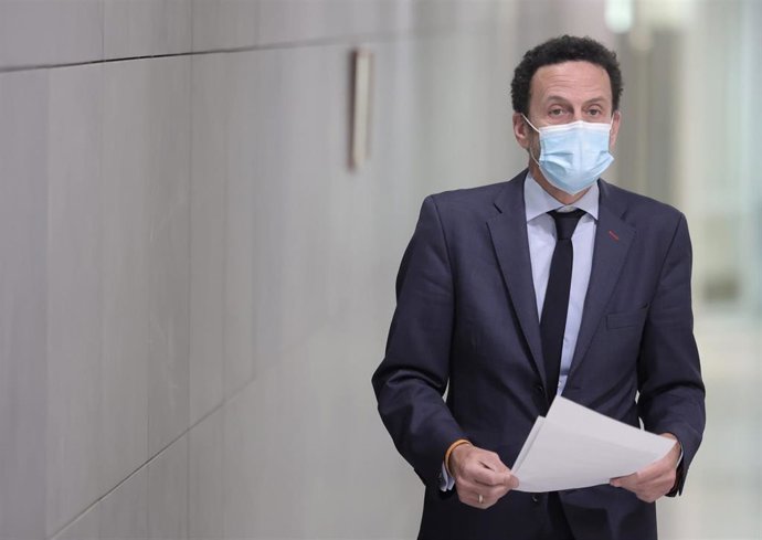 El portavoz parlamentario de Ciudadanos, Edmundo Bal, se dirige a una rueda anterior a la celebración de la Junta de Portavoces en el Congreso de los Diputados, a 14 de septiembre, en Madrid (España).
