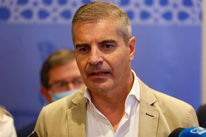 El portavoz del PP en el Ayuntamiento de Granada, César Díaz, en un desayuno informativo