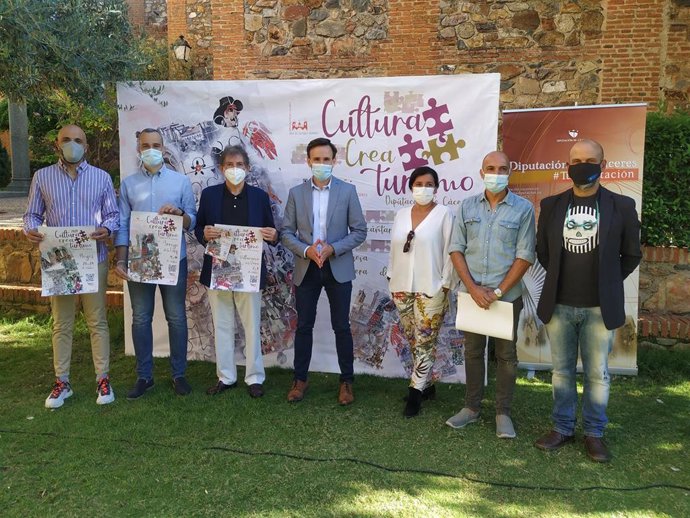 El diputado provincial de cultura, Fernando Garnde presenta el programa Cultura crea Turismo junto a alcaldes y empresas organizadoras