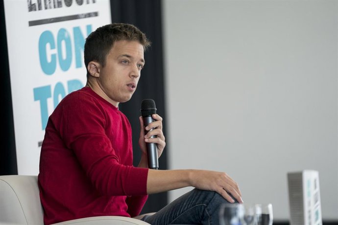 El líder de Más País, Íñigo Errejón, durante la presentación de su libro Con todo. De los años veloces al futuro, en el Círculo de Bellas Artes, a 22 de septiembre de 2021, en Madrid (España). El líder de Más País presenta este miércoles su primer lib
