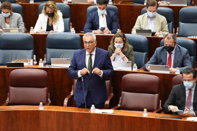 Archivo - El consejero de Administración Local y Digitalización, Carlos Izquierdo.