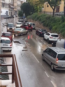 Daños provocados en Lucena (Córdoba) por la fuerte tormenta de lluvia y granizo este martes.