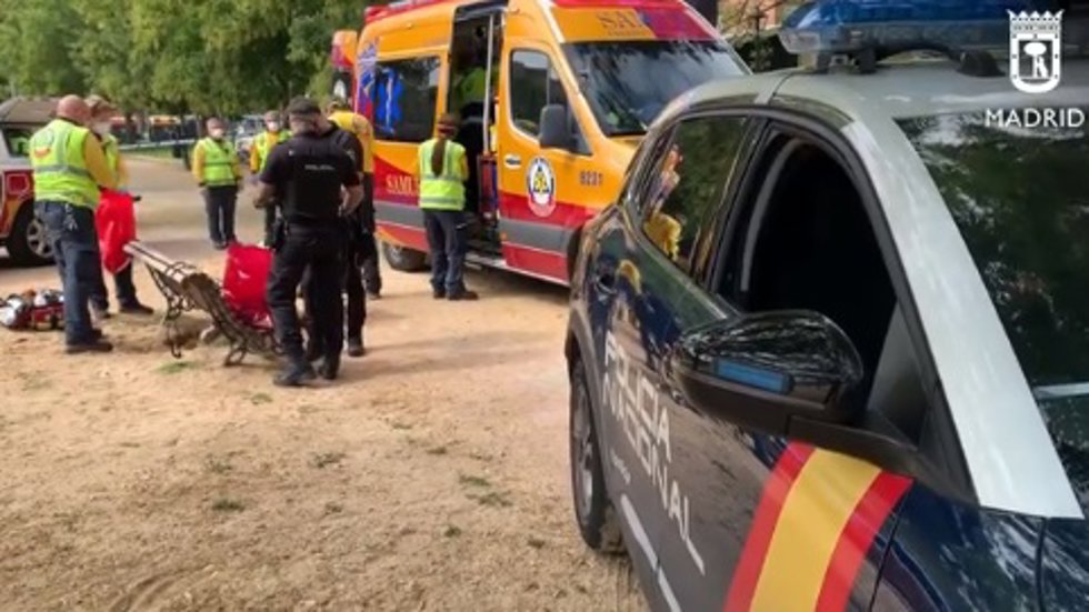 Apuñalan de gravedad, con la mano semiamputada, a un joven de 10 años en un parque de Carabanchel