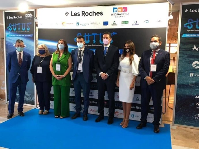 La delegada territorial de Turismo de la Junta en Málaga, Nuria Rodríguez, asiste a la inauguración de Sutus.