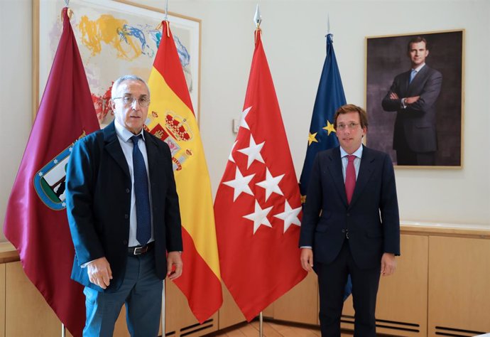 Reunión entre el alcalde de Madrid y el presidente del COE.