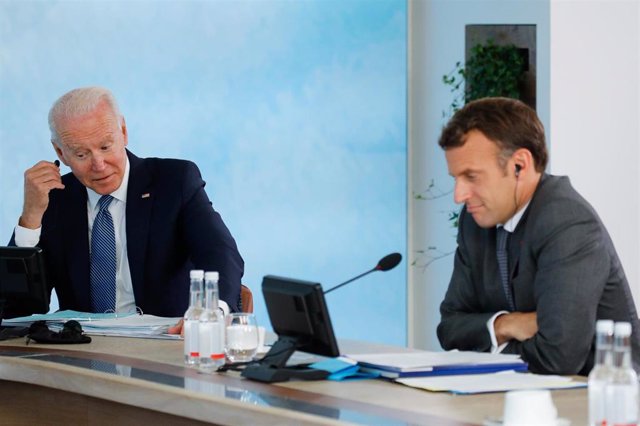 Archivo - El presidente de Estados Unidos, Joe Biden, y su homólogo francés, Emmanuel Macron