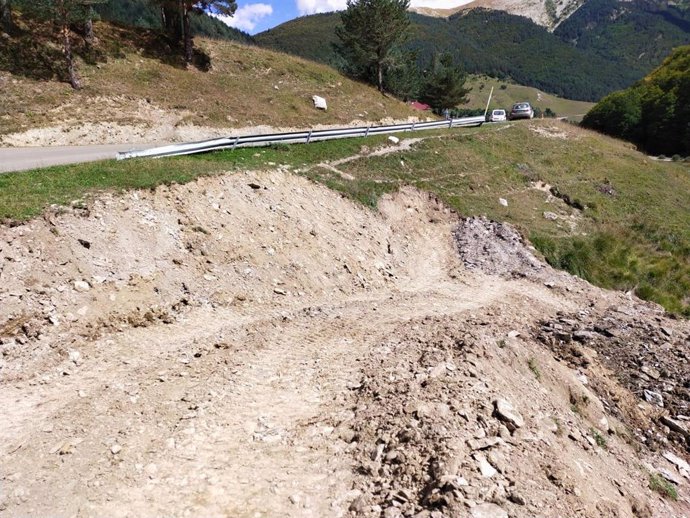Comienzan los trabajos de mejora de la carretera HU-V-2024, que une la localidad de Ansó con el valle de Zuriza.
