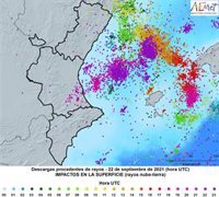 La tormenta deja 6.000 rayos entre tierra, mar y las nubes durante la madrugada en la Comunitat Valenciana