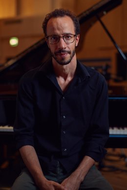 Archivo - La Temporada Musical de otoño en CaixaForum Zaragoza se abre este domingo con la actuación del pianista portugués Júlio Resende.