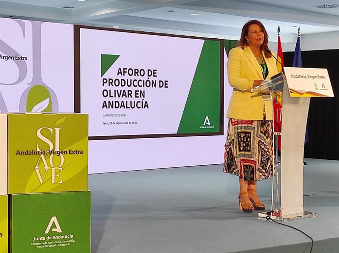 Carmen Crespo presenta el aforo.