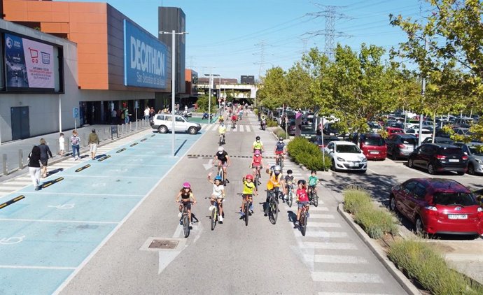 Decathlon organiza más de 300 actividades por toda España en la Semana Europea de la Movilidad.