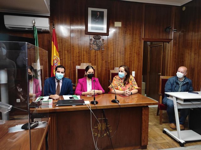 Reunión de Raquel Morales con los jueces de La Carolina