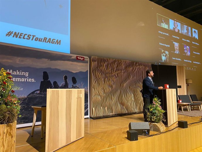 El viceconsejero de Turismo, Regeneración, Justicia y Administración Local de la Junta de Andalucía, Manuel Alejandro Cardenete,  en  la Asamblea General de NecstouR