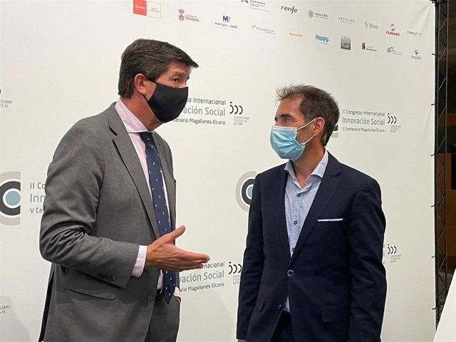 El vicepresidente de la Junta y consejero de Turismo, Regeneración, Justicia y Administración Local, Juan Marín, durante su visita a Cádiz para el acto de clausura del II Congreso de Innovación Social Magallanes-Elcano.