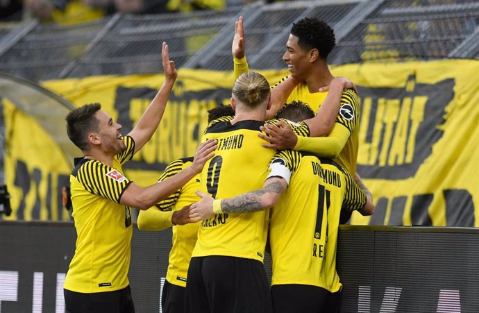 El Borussia Dortmund celebra un gol en su estadio