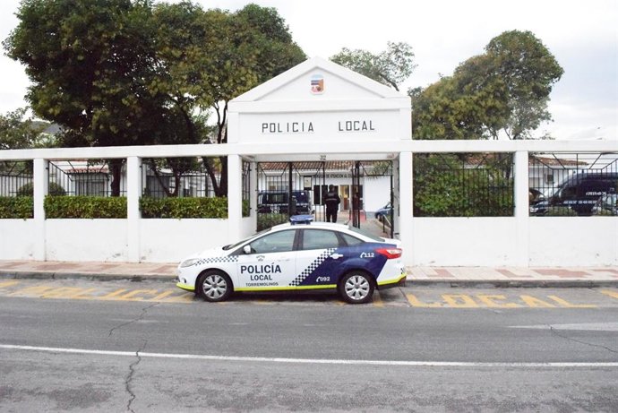 Archivo - Málaga.- La Policía Local de Torremolinos recupera una silla de ruedas eléctrica que le habían robado a un hombre mayor