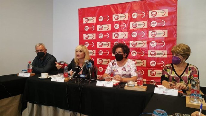 La secretaria general de UGT-A, Carmen Castilla, en rueda de prensa en Málaga.