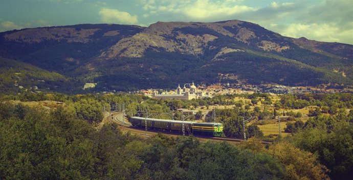 Archivo - San Lorenzo.- El tren de Felipe II reanuda sus viajes este fin de semana tras renovar el convenio con el Ayuntamiento