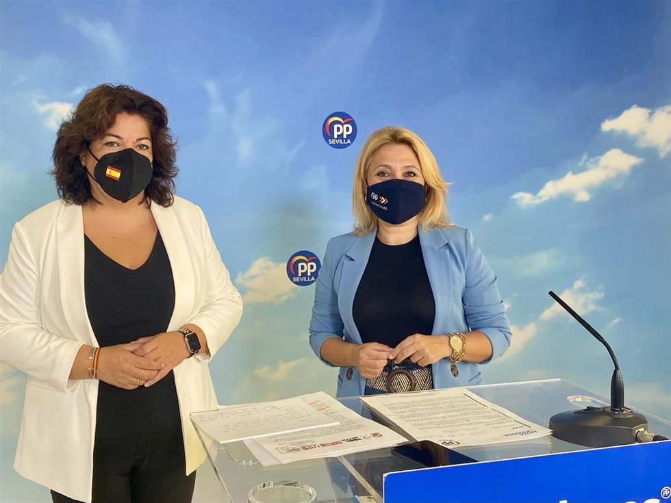 Maria Eugenia Moreno y Helena Romero en rueda de prensa