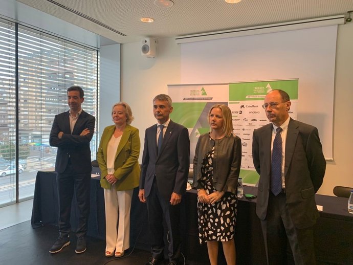 Miembros de la junta organizadora Trobada Empresarial al Pirineu en la presentación del encuentro de octubre.