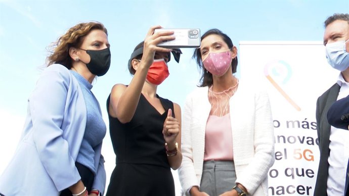 Maroto visita en Valncia un proyecto de ocio y turismo realizado a través de la tecnología 5G