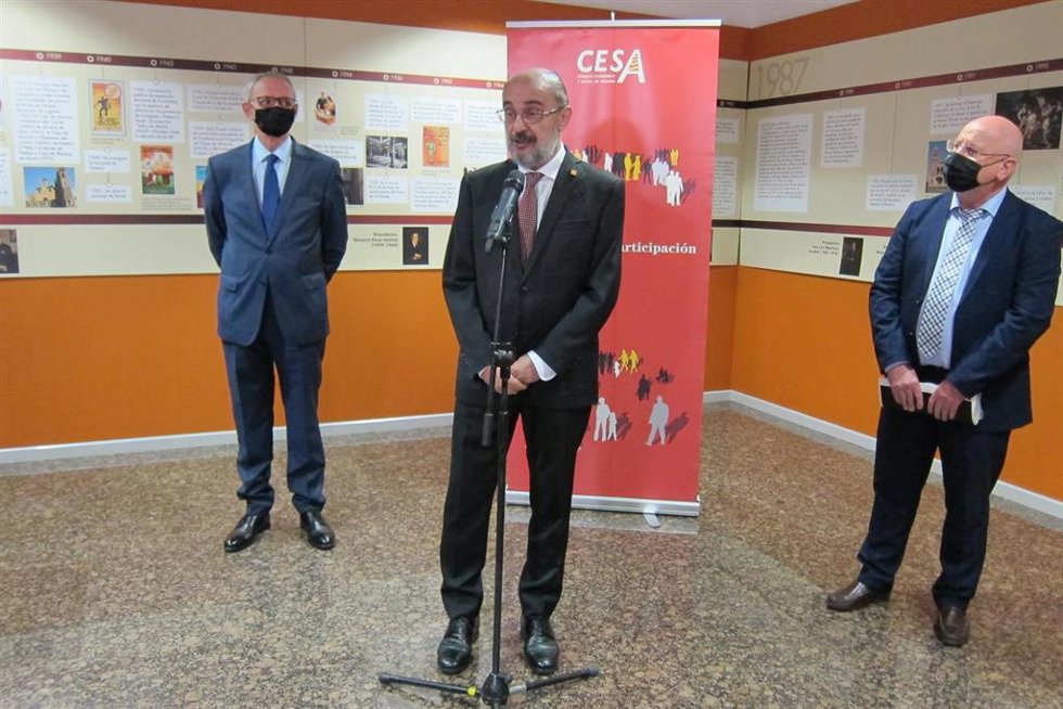 El presidente del CES, Antón Costas, el de Aragón, Javier Lambán, y el del CESA, José Manuel Lasierra.